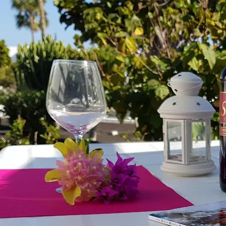 Avenue Puerto del Carmen (Lanzarote)